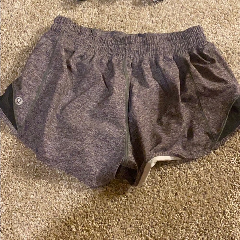 Lululemon hotty hot 2.5” short